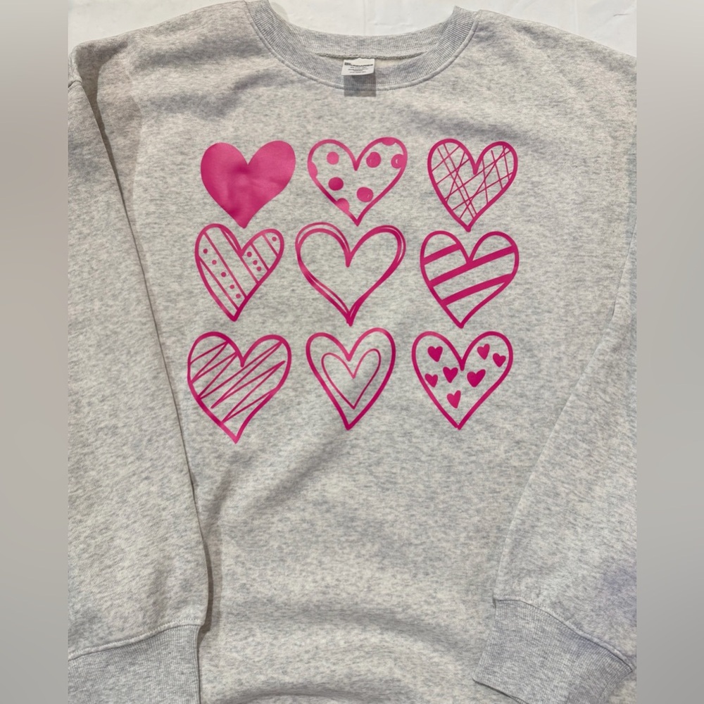 Adult XL hearts crew neck sweatshirt- new